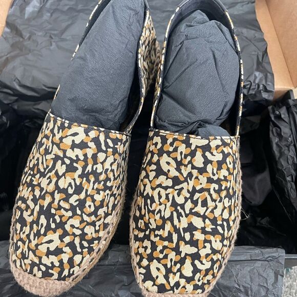 Saint Laurent
leopard-print embroidered canvas espadrilles - Picture 7 of 9